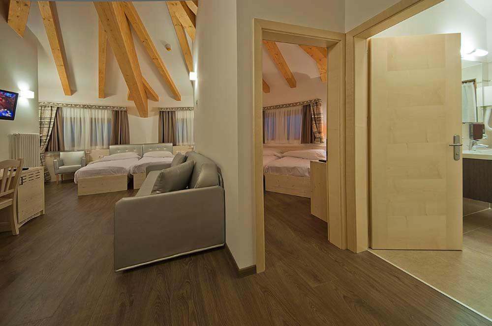 Hotel Niagara Осана Екстериор снимка