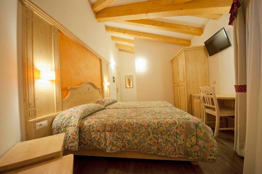 Hotel Niagara Осана Екстериор снимка