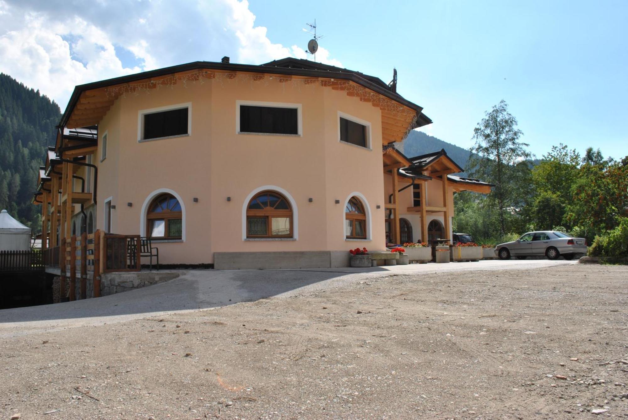 Hotel Niagara Осана Екстериор снимка