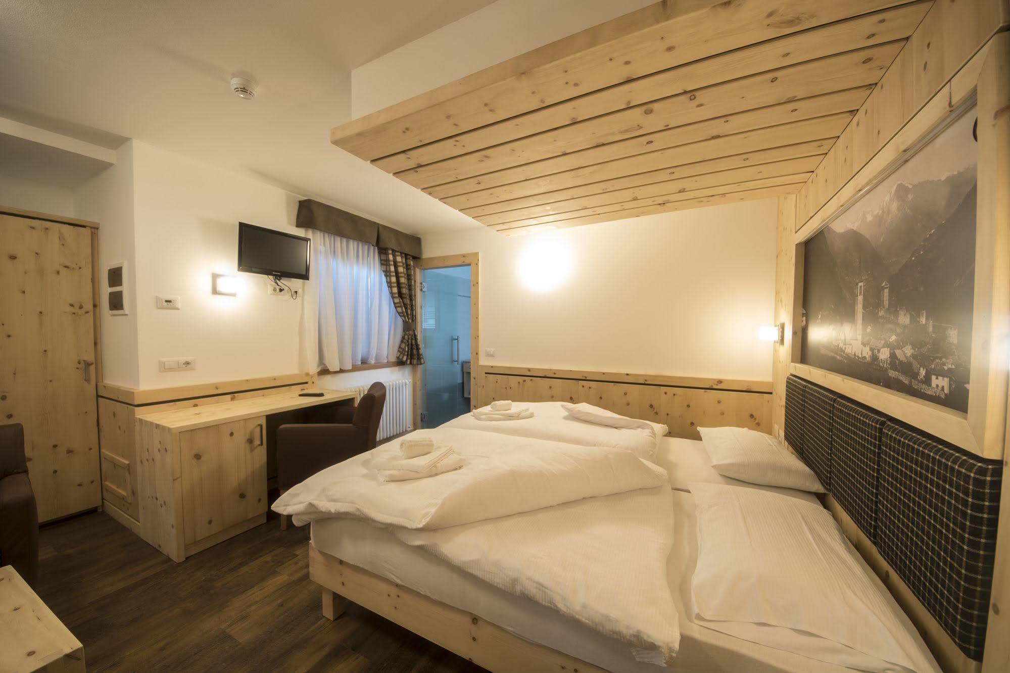 Hotel Niagara Осана Екстериор снимка